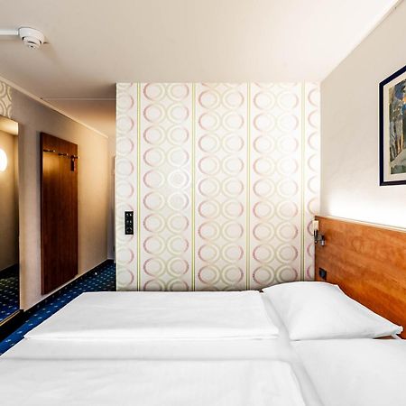 Bonjour Tagungshotel Stuttgart-Герлинген Экстерьер фото