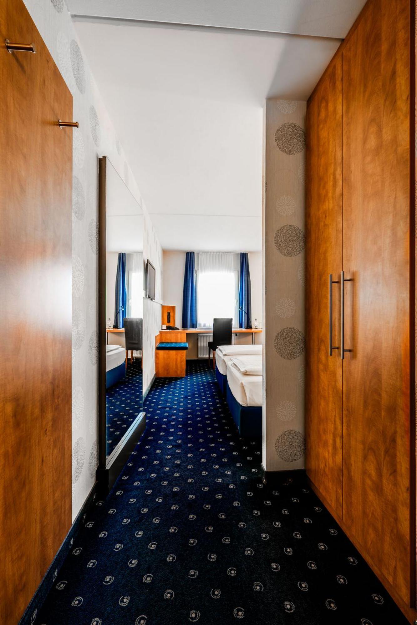 Bonjour Tagungshotel Stuttgart-Герлинген Экстерьер фото