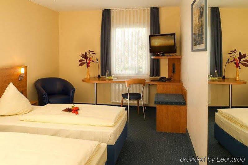 Bonjour Tagungshotel Stuttgart-Герлинген Экстерьер фото